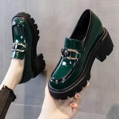 Nouvelles Chaussures de Printemps/Automne Élégantes et Sexy à Talons Hauts à Semelles Épaisses pour Femmes avec Décorations Métalliques