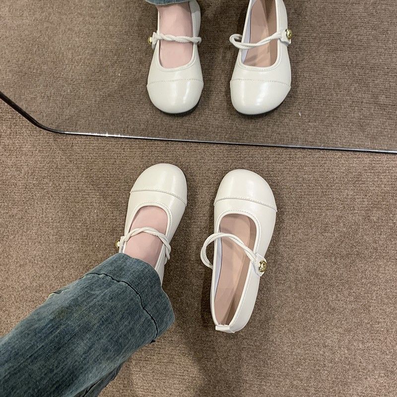 French beanie shoes round head shallow mouth single shoes 2025 spring and autumn new skirt flat Mary Jane shoes leather shoes students wear
