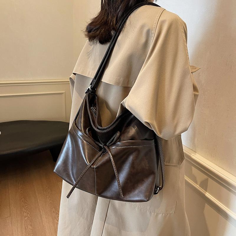 Niche versatile large-capacity tote bag women's 2025 new fashion bow underarm bag retro shoulder messenger bag