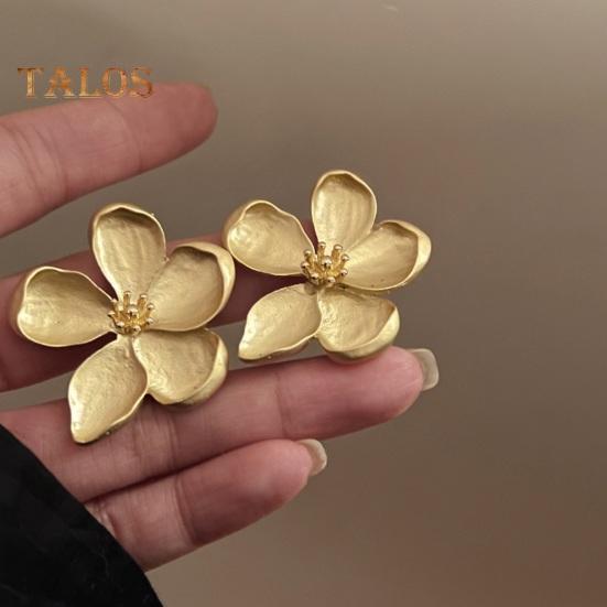 1 Pair Women Earrings 3D Flower Shape Retro Matt Golden Plate Solid Color Floral Stud Earrings Prom Dating Party Ear Jewelry