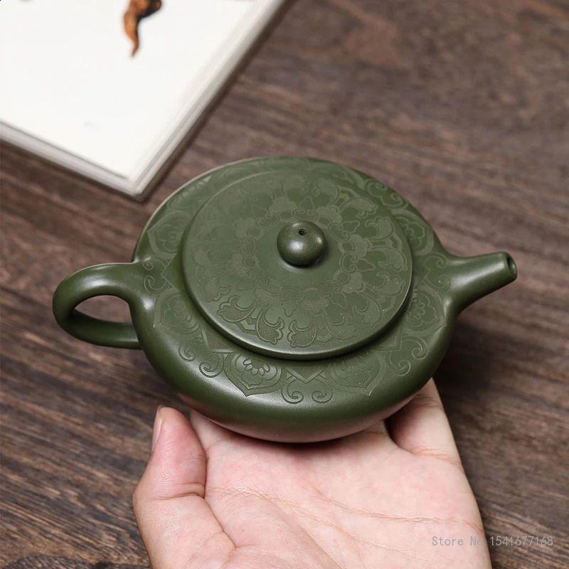 170CC Handgefertigter Grüner Schlamm Kessel Yixing Lila Ton Handgeschnitzte Flache Morgen Teekanne Puer Tee Set Kung Fu Teegeschirr Chinesisch 1Stk 24082