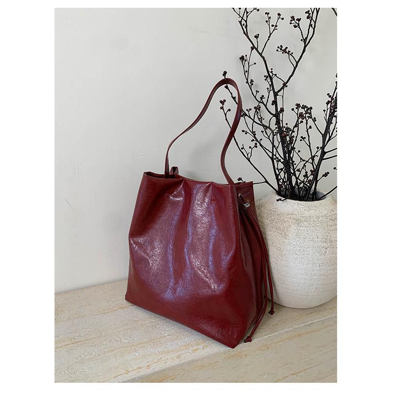 IELGY Ladies Tote Bag Retro Large Capacity All-Match Simple One-Shoulder Commuter Underarm