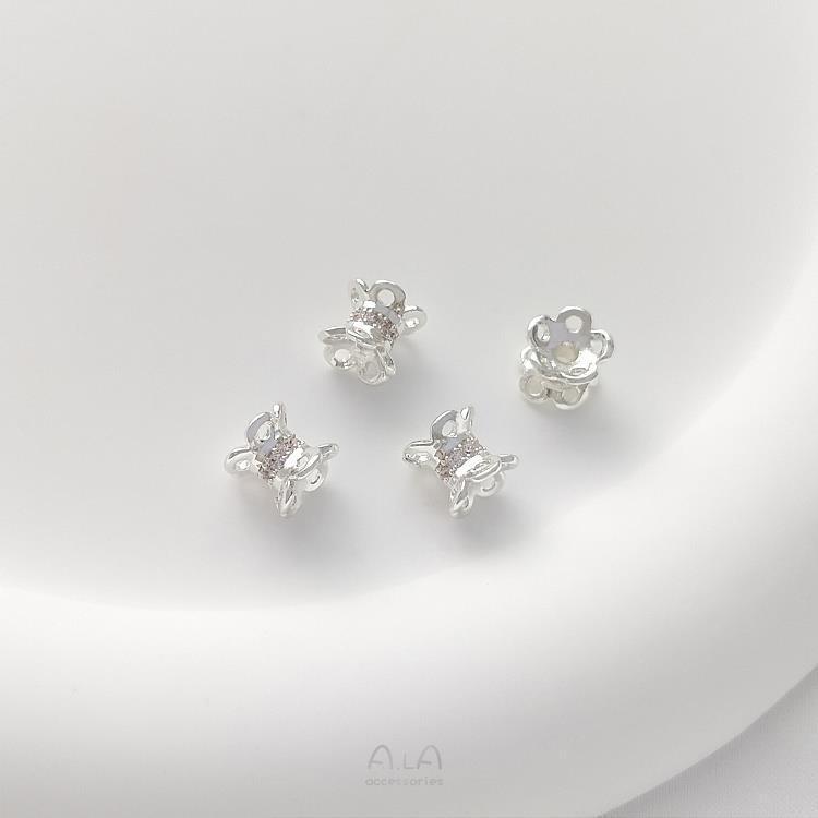 

Color-Protective Copper-Plated 18K Gold & 14K Light Gold Zircon Plum Blossom Spacer Bead Holder for DIY.