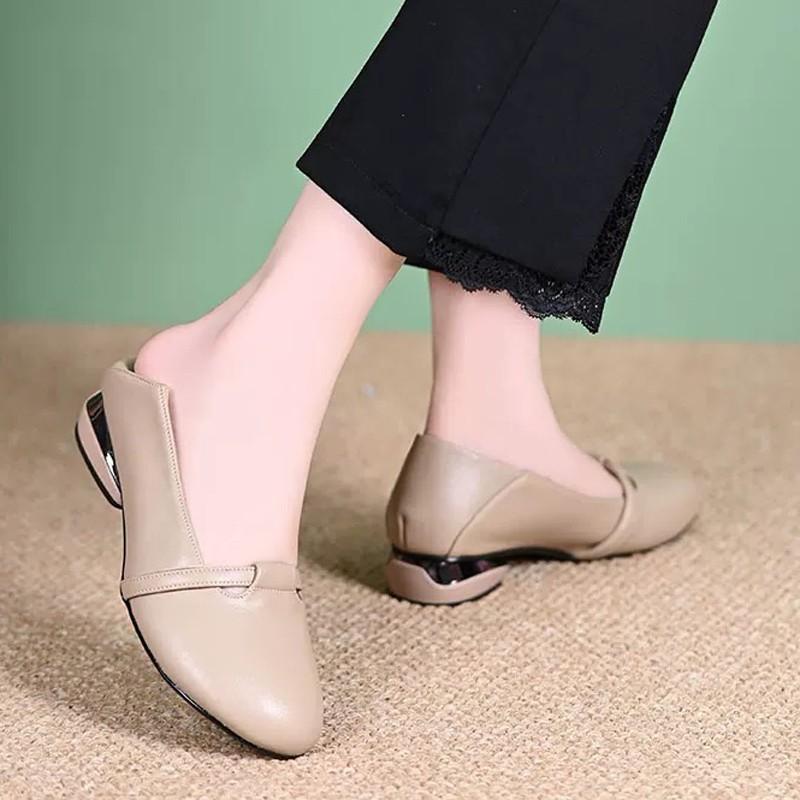Soft Leather Low Heeled Shoes for Woman Retro Grandma Loafers Moccasins Ladys Cowhide Mary Jean Shallow Slip-On Work Shoes