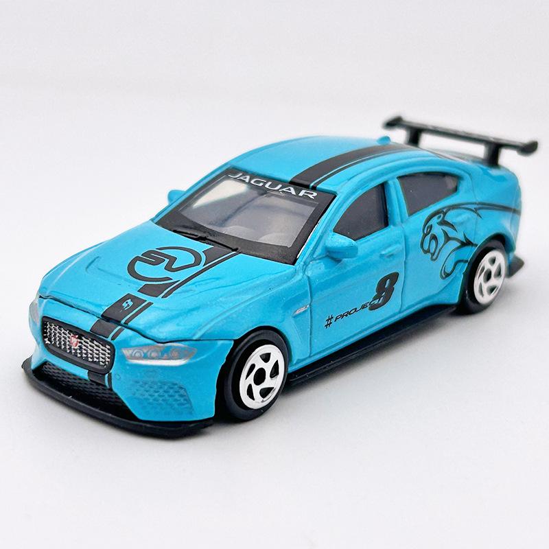 

Jaguar XE SV Project 8 Коллекция Легкосплавный Автомобиль 1:64 Машина синий