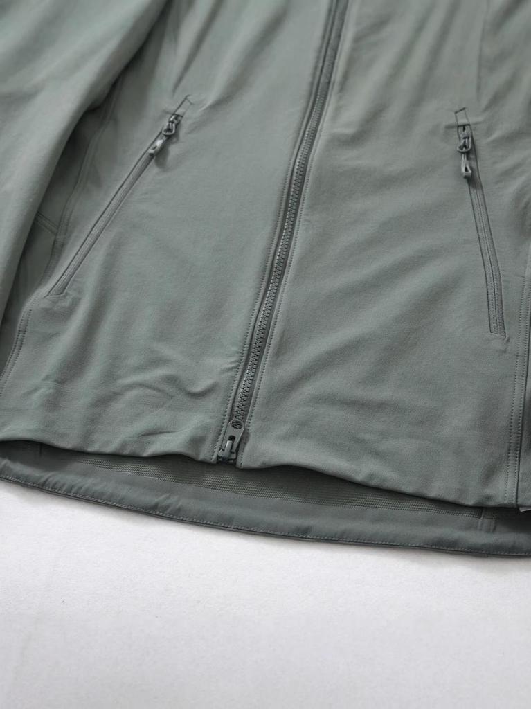 Spring Outdoor Windproof & Waterproof Hooded Couple's Hiking Jacket - Breathable & Comfortable for Casual Mountaineering