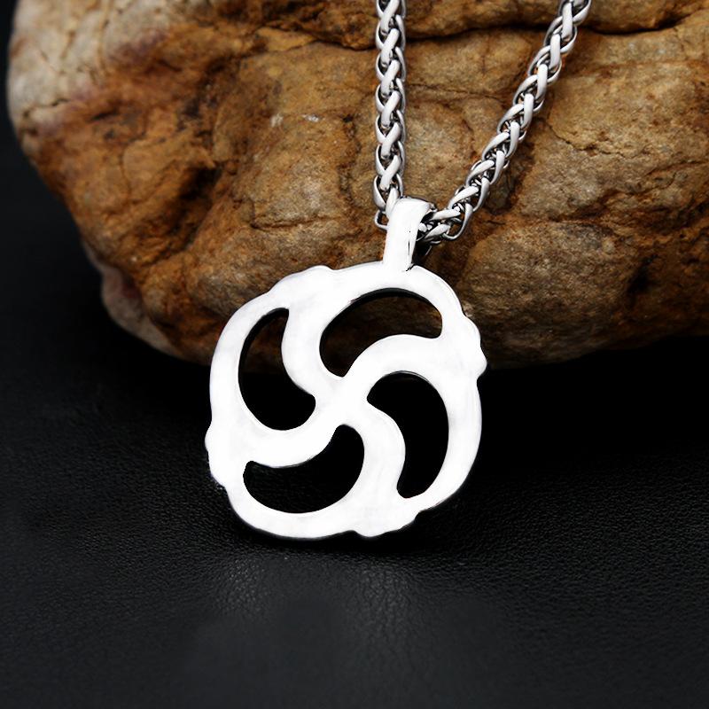 Bijoux Européens et Américains Collier Rétro Dominant Serpent Creux Pendentif pour Homme Article Tendance Personnalité Acier Inoxydable Article Pendentif