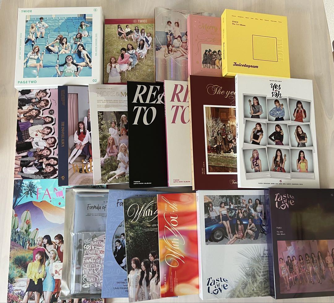 

[USED] TWICE Album Set