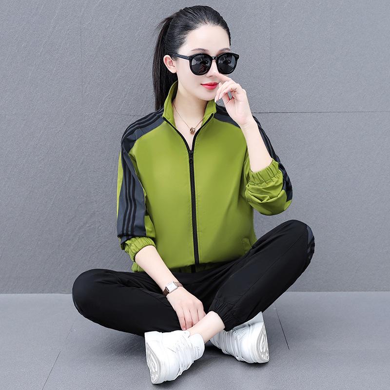 Women's Outdoor Sports Jacket Suit – Breathable Two-Piece for Spring and Autumn, Ideal for Mountaineering and Running.