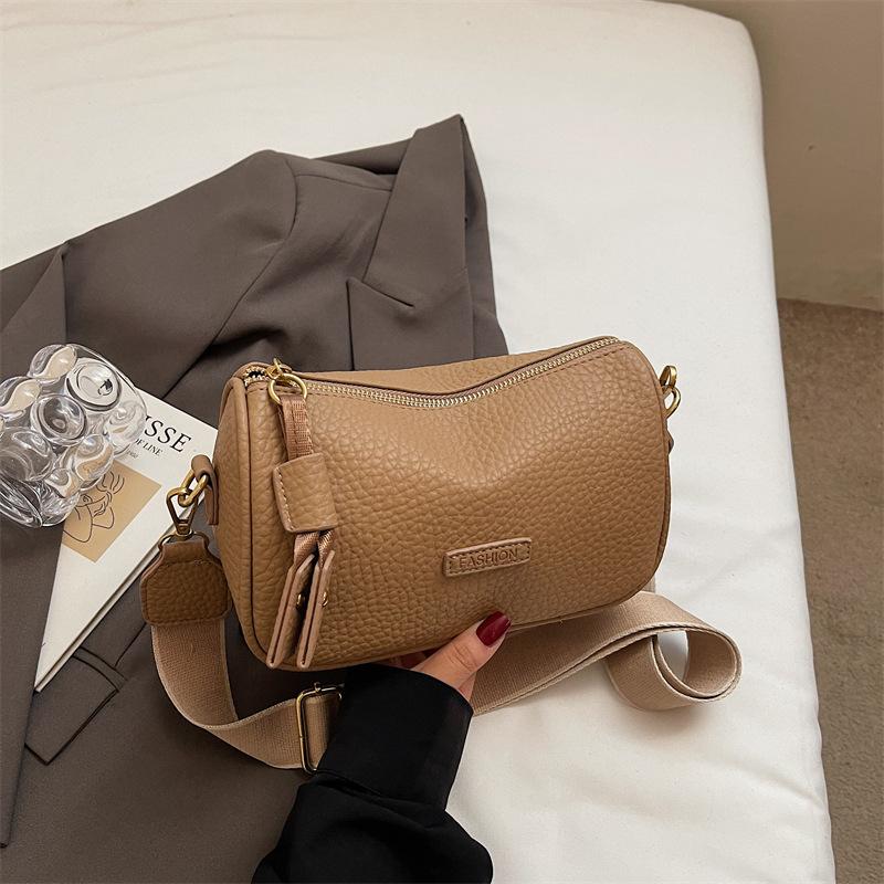 This Year, Boston Bags Are Popular, Retro 2025 Autumn New Broadband Messenger Bags, Women's Foreign Style Small Bags, Pillow Bags.