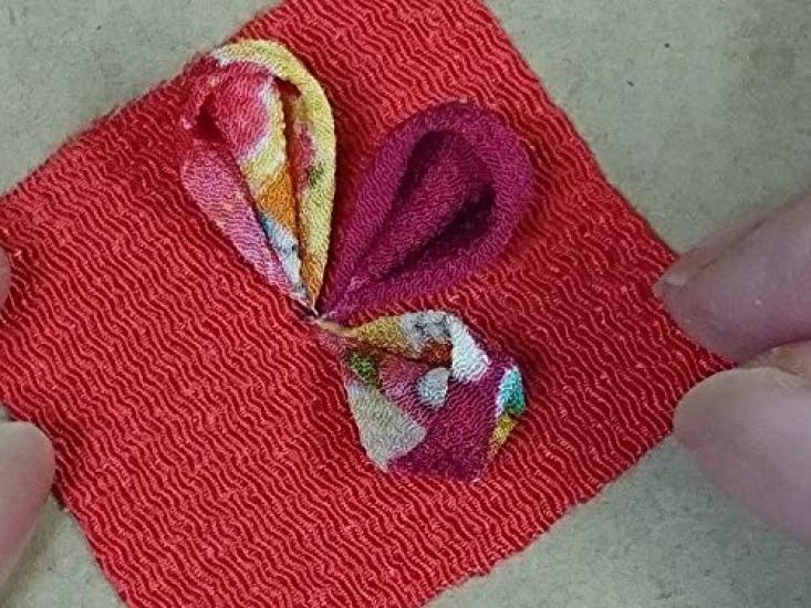 Craft Kit Tsumami-zaiku "Anemone Brooch"