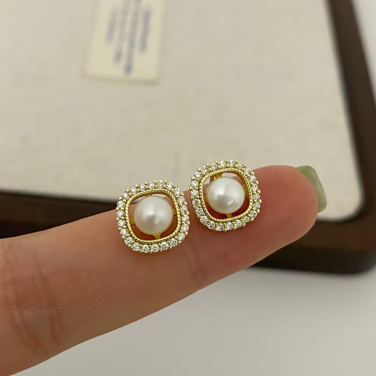 Elegant French Gold Square Freshwater Pearl Stud Earrings for Women - Simple, Fashionable, Natural Design