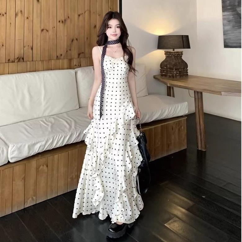 White polka dot lace suspender dress dress women's giant good-looking summer beautiful waist thin hip skirt women's clothing