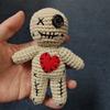 Neue Voodoo-Puppen Dekorieren Gruselige Wollgestrickte Puppe Halloween Geist Verfluchte Puppe Cosplay Party Hängedekorationen Hexe Requisiten Geschenk