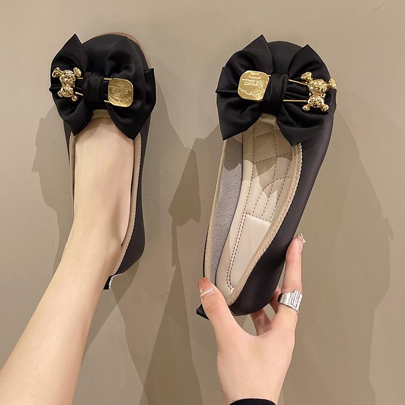 Lovely Flats Women Summer Daily Leather Slip On Round Toe Shoes Women Butterfly Knot Metal Decoration Platform Flats Plus Size