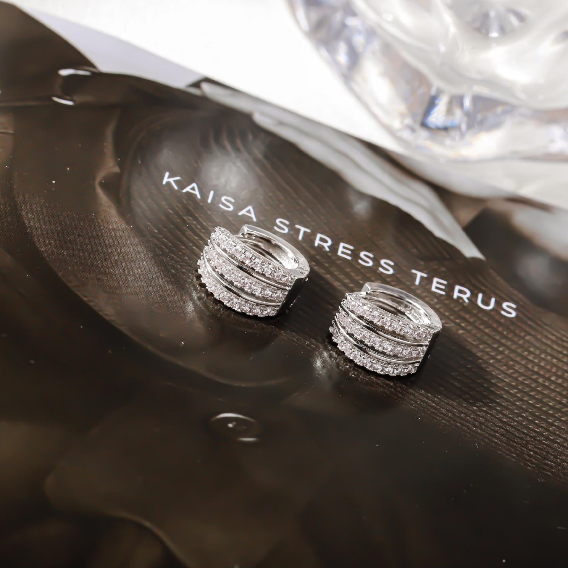 Korean Dongdaemun Rhinestone Three-Layer Ear Cuff: Elegant Women s Sweet Fresh Hoop Earrings