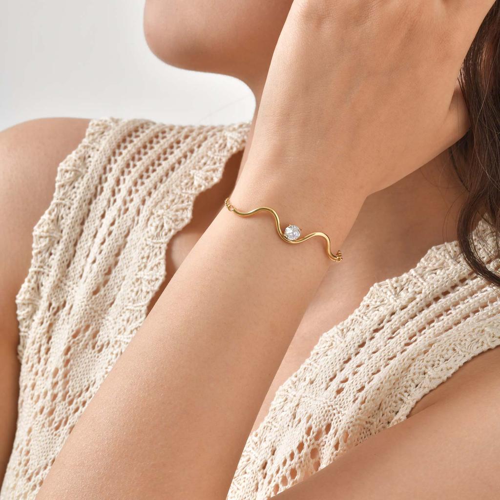 Dainty Wavy Bracelet with Round Zircon,Gold Plated Stainless Steel Flat Rolo Chain Bracelets for Women,Charm Jewelry Gift