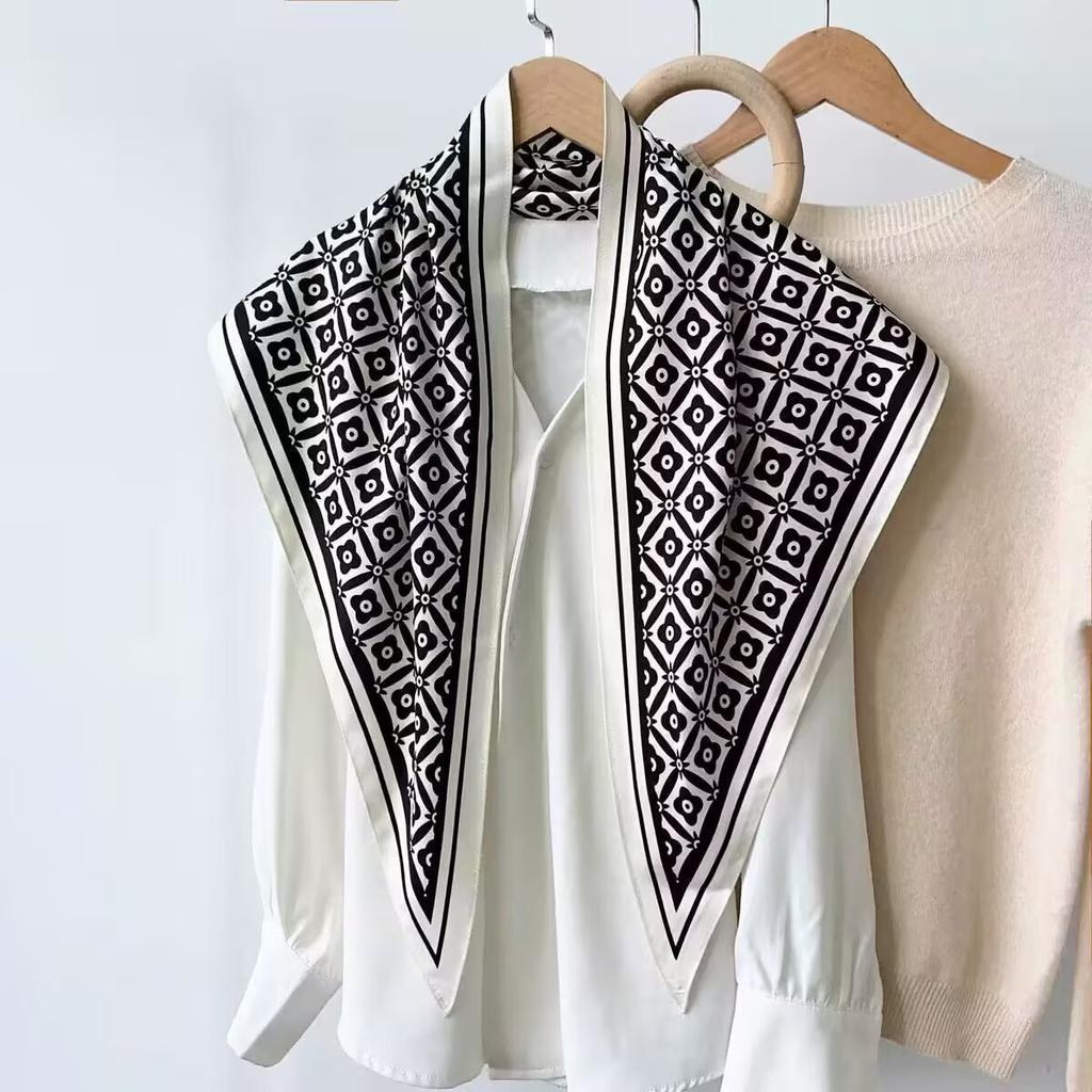 Korean simple high-end polka dot printing large triangular towel women's spring summer fashion versatile bag headscarf multi-purpose fart curtain