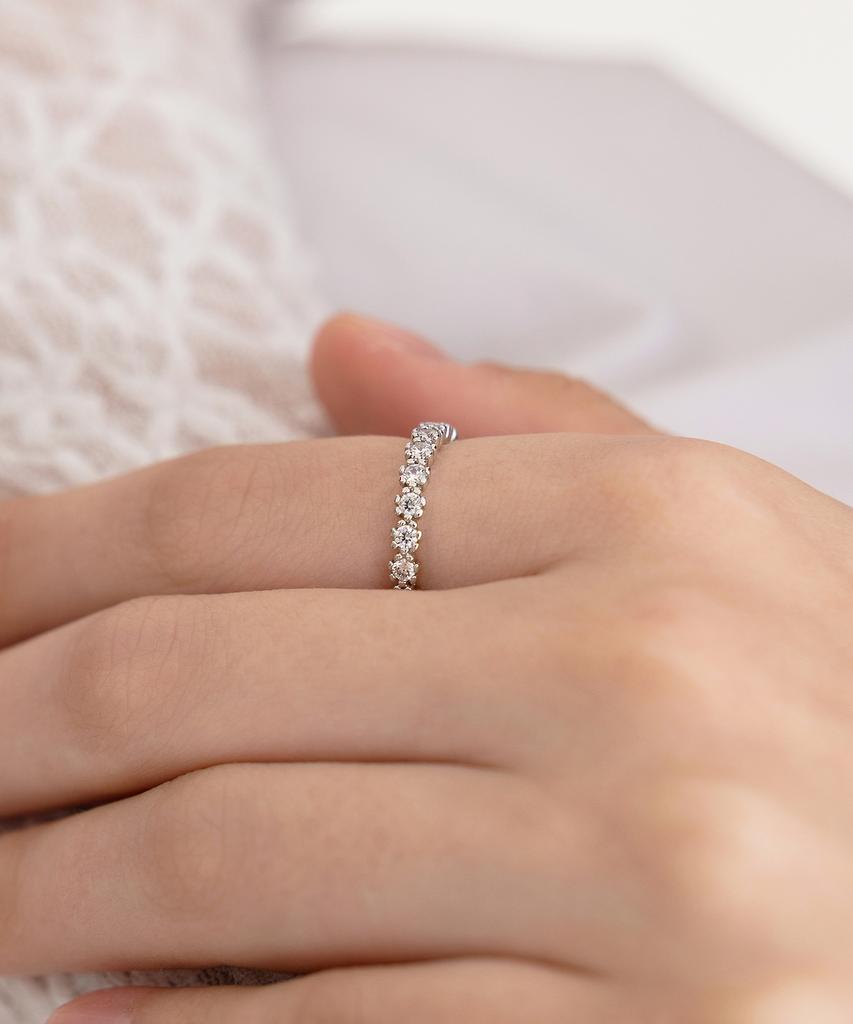 Tatiana Flower Prong 2Mm Cubic Ring Cr1900