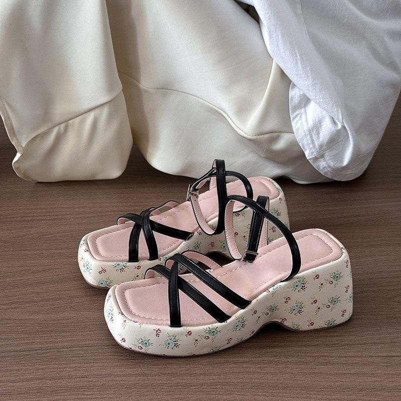 

French small floral wedge heel platform sandals women s outer wear 2025 new summer small height increase with skirt shoes 40