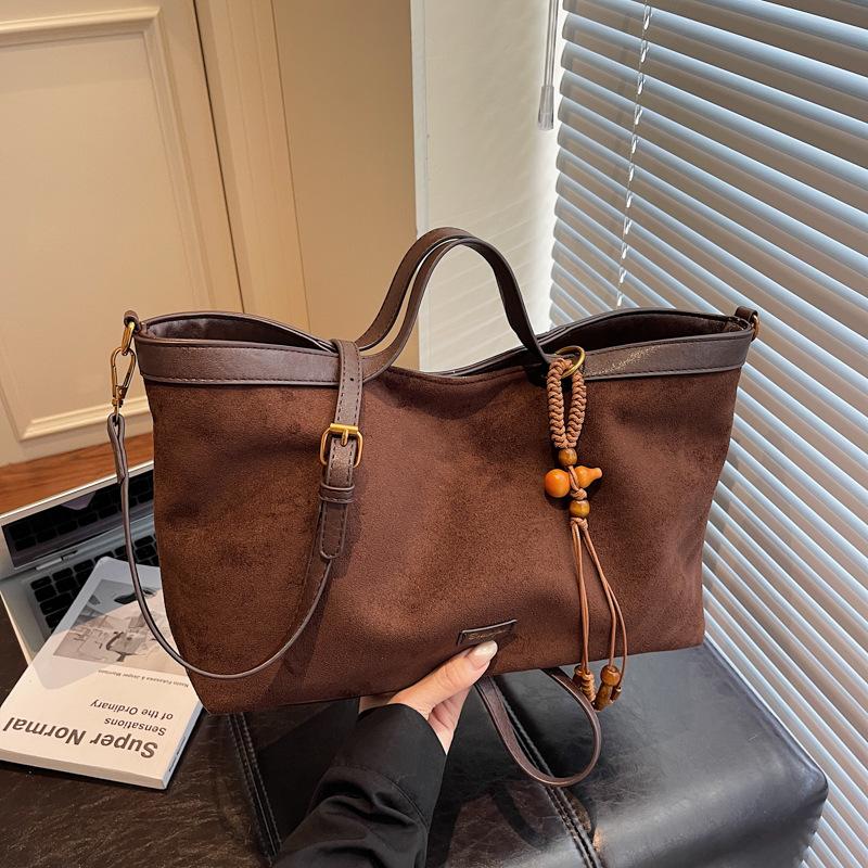 Premium textured bag women's large capacity 2025 new autumn and winter versatile retro messenger bag portable commuter tote bag