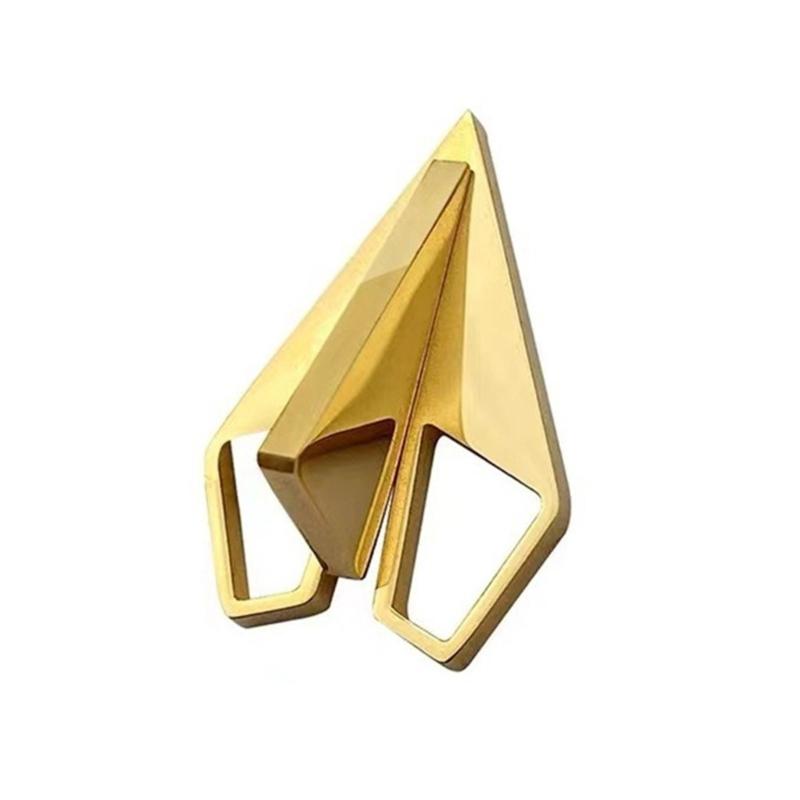 

Simple Designs Paper Aircraft Brooch Elegant Metal Pin for Fashion Enthusiasts and Professionals Formal Occasion золотий