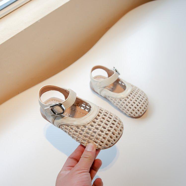 Girls Bag Head Sandals 2025 Summer New Children's Woven Princess Shoes Soft Sole Women's Treasure Summer Medium and Small Children's Leather Shoes