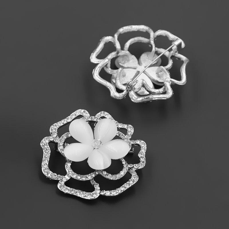Elegant Rhinestone Cat's Eye Flower Brooch Pin for Women's Clothing