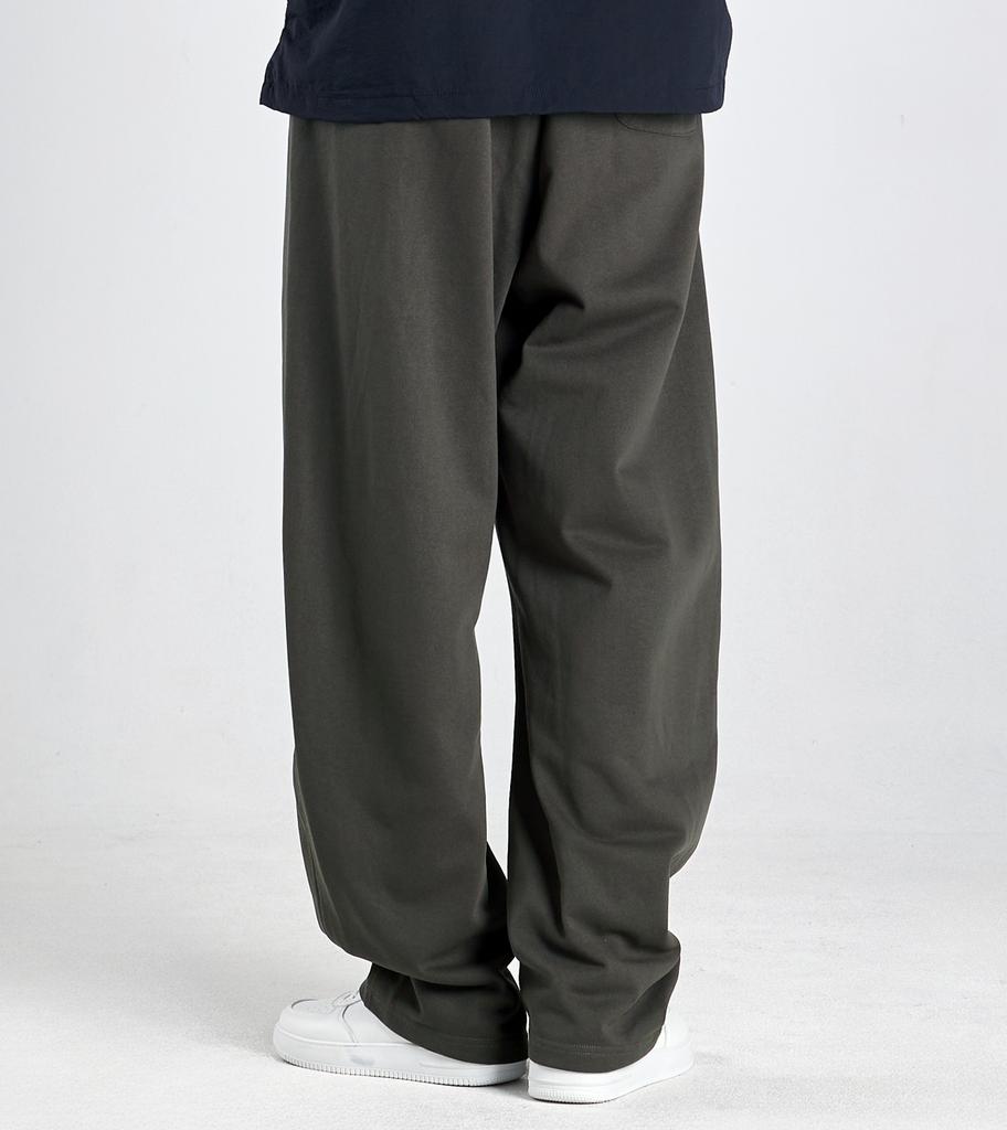 Beoteunseoul Curved Volume Line Elastic Waist Sweatpants (Khaki)