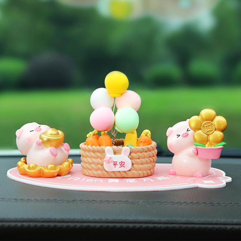 Car Decor Pig Car Pendant Resin Cute Cartoon Interior Ornament For Vehicle Gift