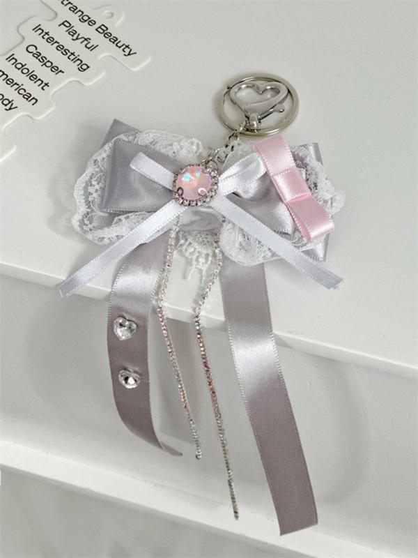 Uroczy Wisiorek z Koronki i Wstążki Motyl Zawieszka do Telefonu Uroczy Ornament do Zawieszenia na Torebce Dziewczęcej na Breloczek lub do Dekoracji Torby