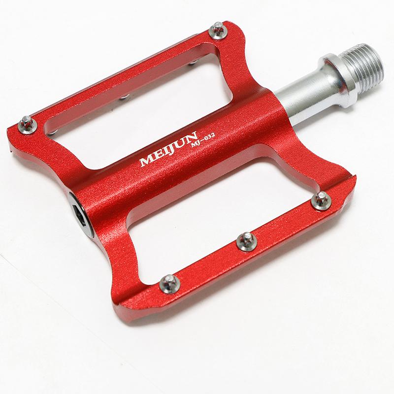MEIJUN Ultralight MTB Bicycle Pedals Mountain Road Bike CNC Bearings Anti-Slip Nails Pedal Lightweight BMX Cycling Parts