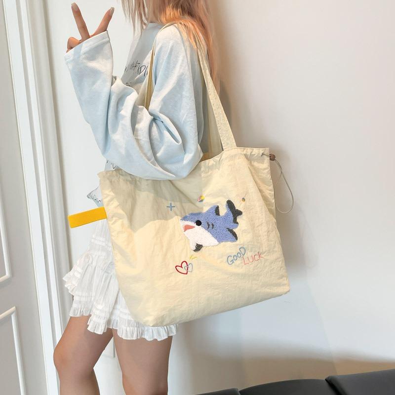 New Casual Cute Versatile Shoulder Bag Travel Canvas Bag Large Capacity Student Class Commuter Bag Women