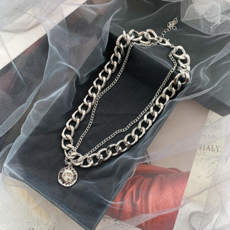 Retro Portrait Exaggerated Double-layer Personality Short Collarbone Thick Chain Necklace
