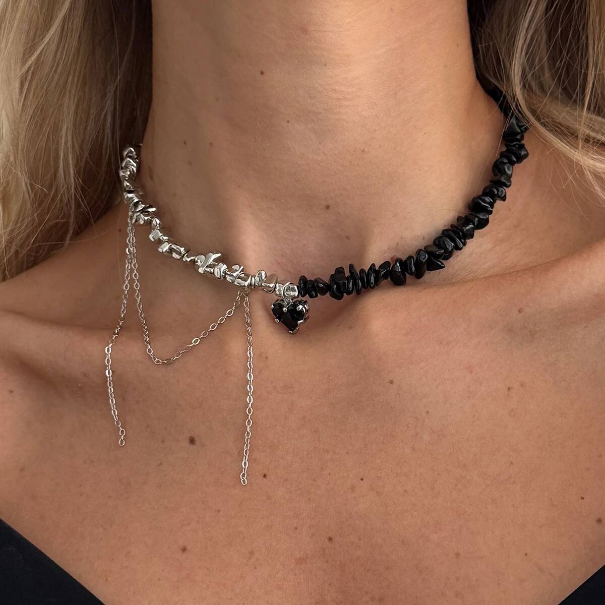 

SHIXIN Exquisite Sparkling Rhinestones Heart Shaped Pendant Necklace for Women Irregular Crystal Chain Choker Necklace Lady Gift