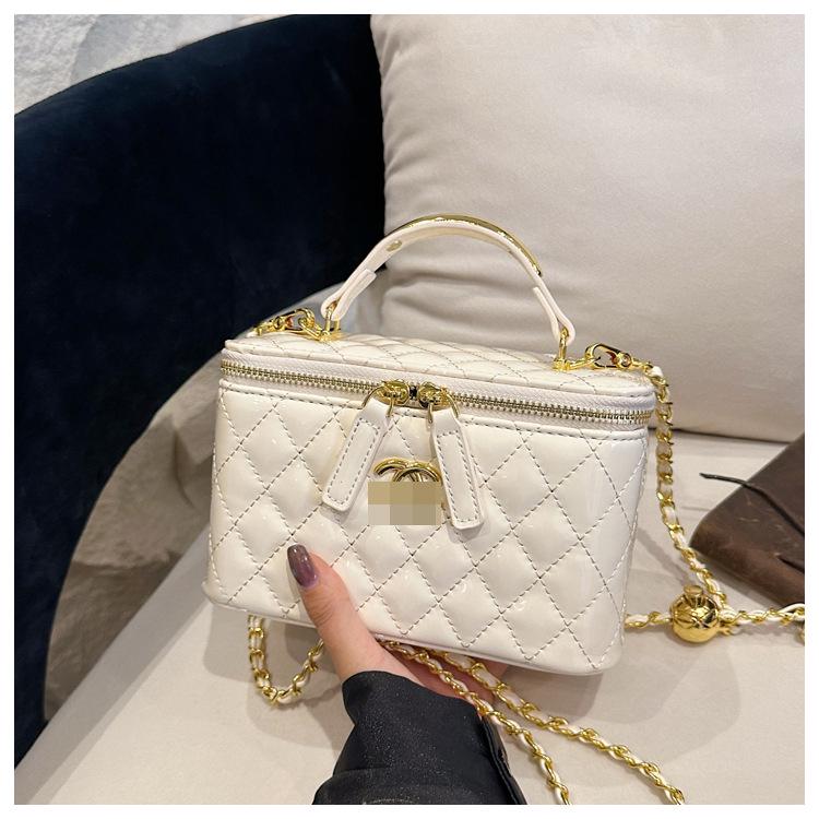 Elegant Shiny PU Diamond Lattice Chain Shoulder and Crossbody Handbag for Women