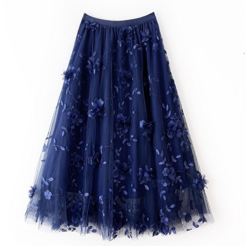 

Mesh embroidery skirt, gentle temperament medium and long skirt, three-dimensional flower heavy industry gauze skirt, small fresh fairy skirt one size