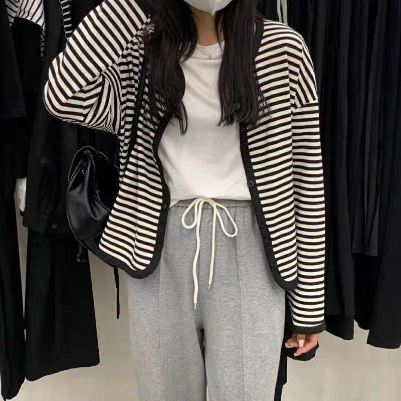 

Retro Lazy Style Black and White Striped Knitted Cardigan for Women New Loose Sweater Jacket Top S
