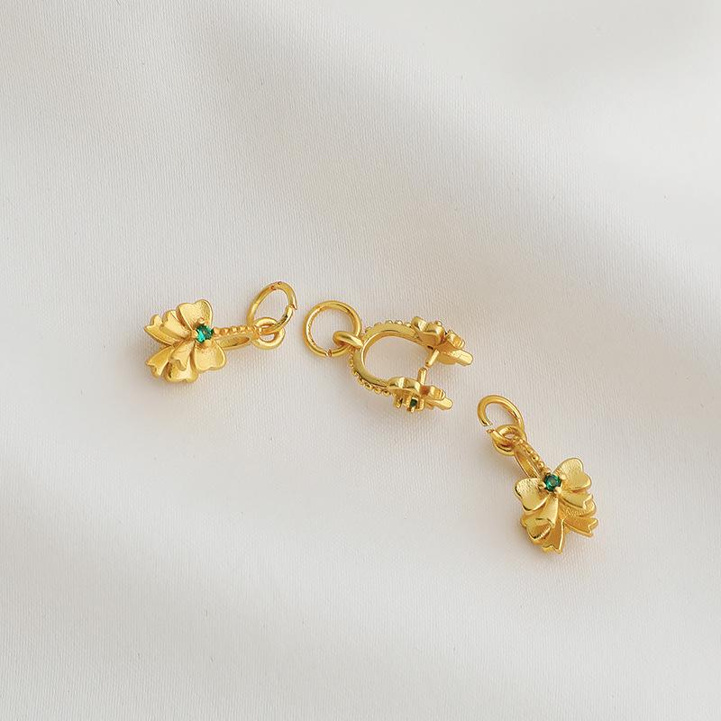 

Gold-Plated Zirconia Butterfly Melon Seed Buckle Pendant Jewelry Accessory