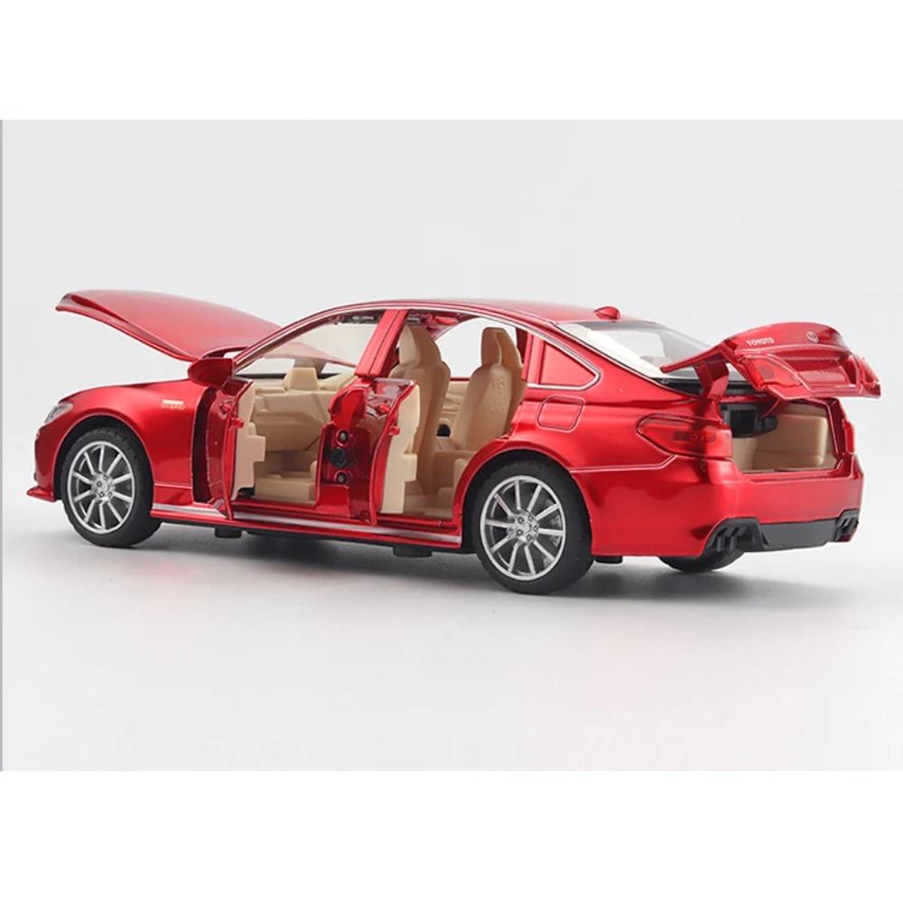 1/32 Toyota CROWN Car Model Sound and Light Alloy Die Cast Classic Luxury Cars Favorites Gift Kids Toys Cars