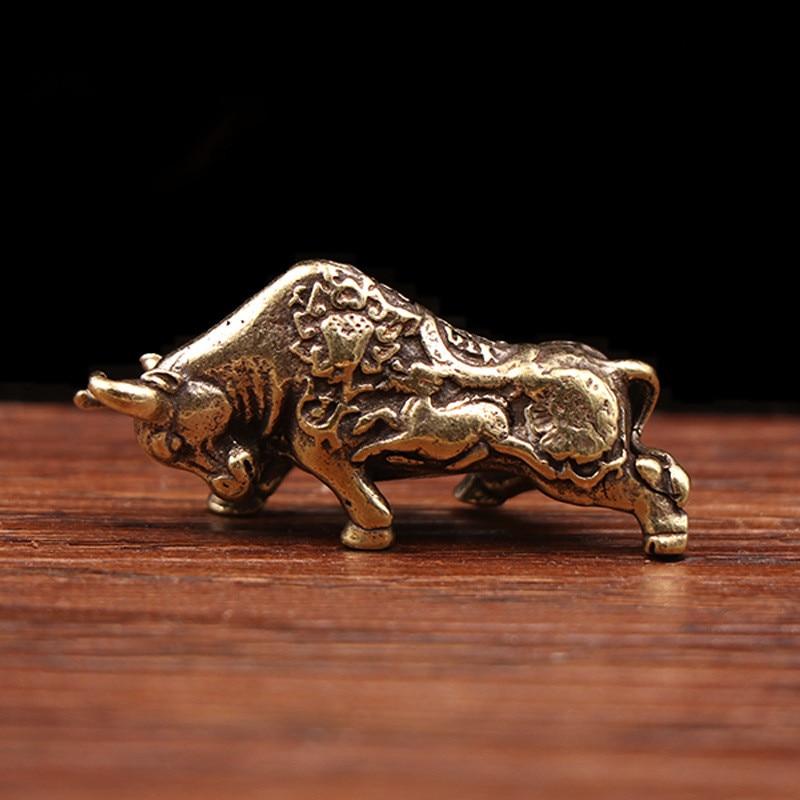 Retro ottone toro ornamento scultura rame ornamenti in miniatura decorazione da scrivania ricchi ornamenti di mucca piccoli regali creativi