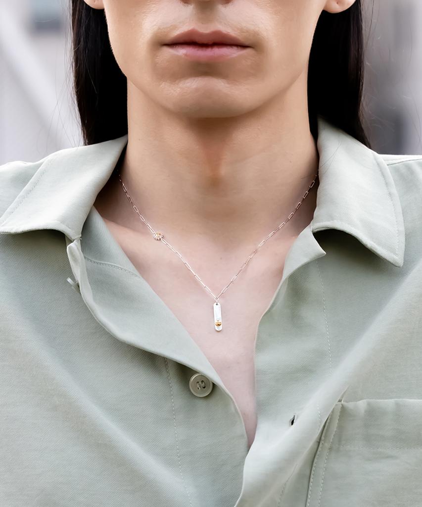 Begins Time Screw Gear Necklace