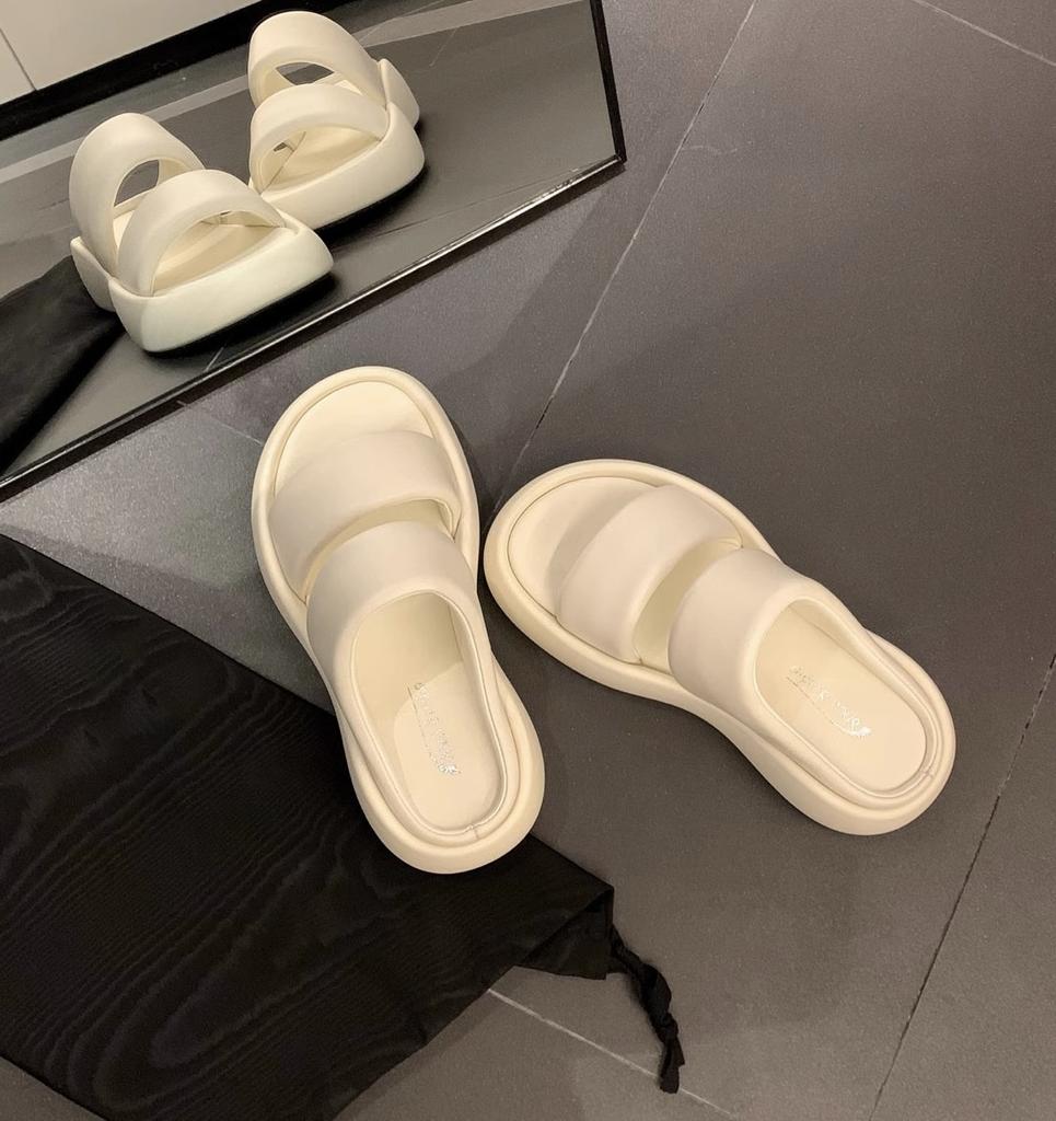 Su Yinyin has the same style, cloud bubbles~ double belt bread 2025 summer new casual thick bottom heightening cool slippers women