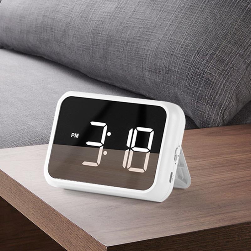 

Зарядное светодиодное зеркало Большой шрифт Будильник Светодиодные цифровые светящиеся часы Диммируемые и регулируемая громкость