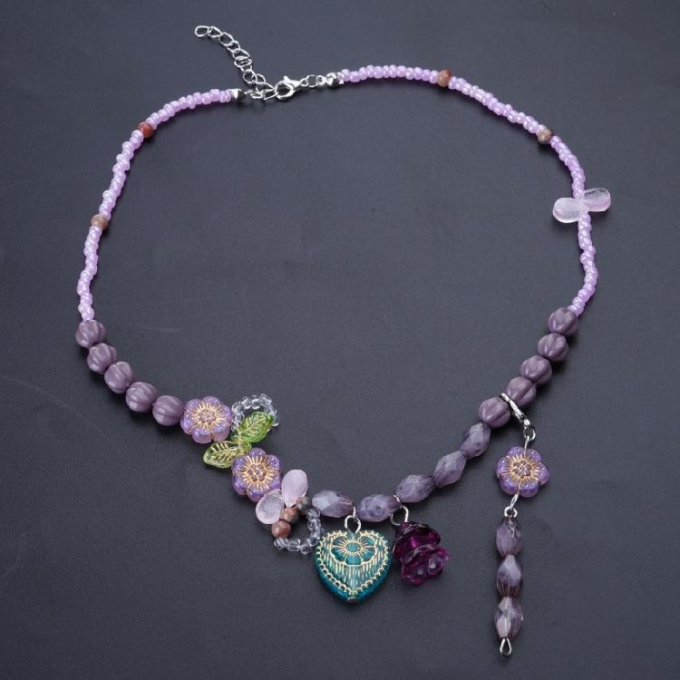 Fashionable Heart Beaded Necklace Adjustable Clavicle Chain Handmade Jewelry for Social Event and Everyday Wear