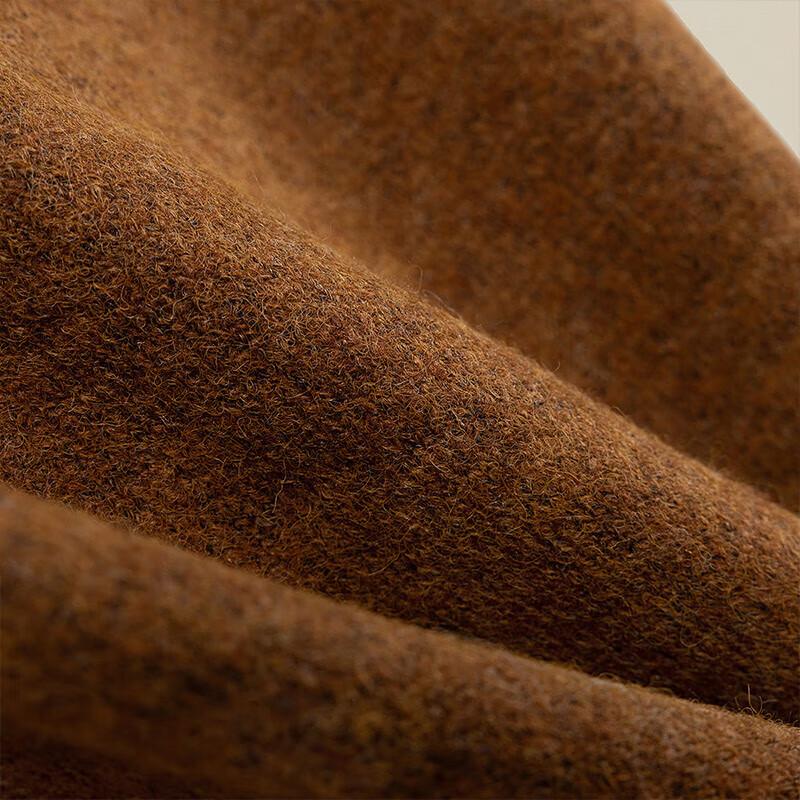 Dámská vesta ve stylu akademie s výstřihem do V a jednořadým zapínáním