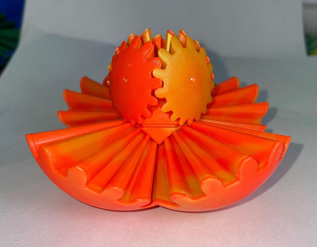 3D Colorful Gear Ball Figurine: Rotating Creative Toy for Kids