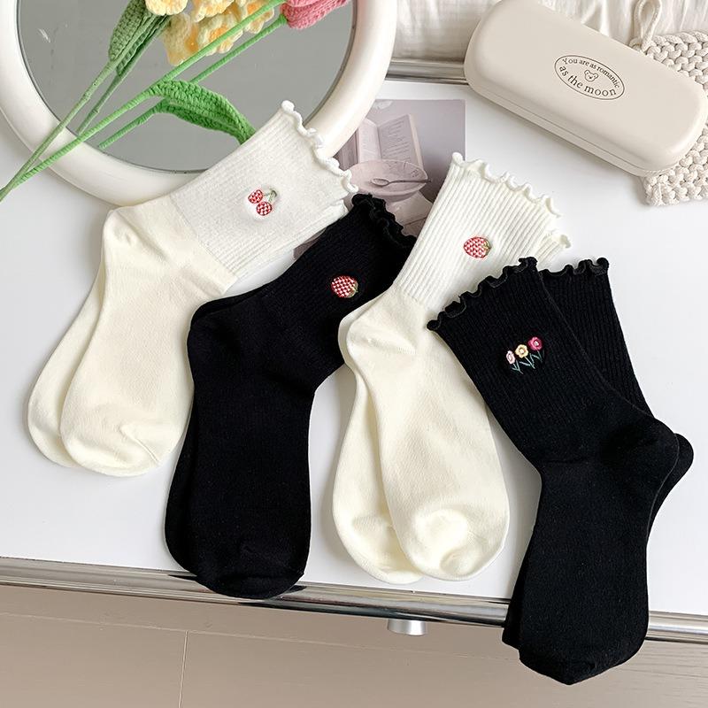 Female Spring and Autumn Solid Color Lace Strawberry Embroidery Boneless Tube Cotton Socks