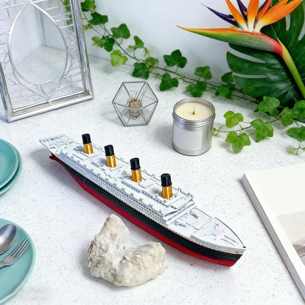 Split Design Bath Toys And Pool Toys, Ships That Break Into Two Sections, Highly Detailed Ship Models, Complete With Iceberg Models, Cake Decorations.