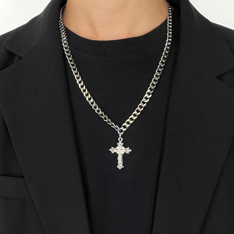 Colorless Cuban Necklace, Stainless Steel Cross Pendant, Men's and Women's High-end Sense, Niche Collarbone Sweater, Chain Jewelry.
